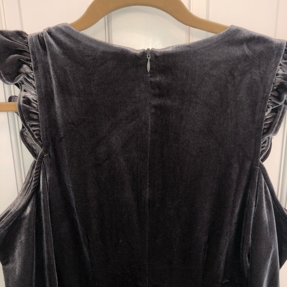 Womens’ Gianni Bini Gray ColdShoulder Velvet Dress - Picture 5 of 5